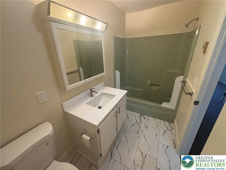 5 Stonewood Pl — Photo 16