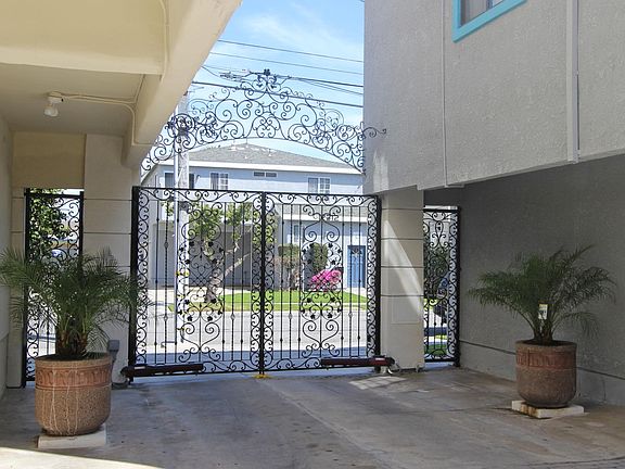 4th image of 12311 Grevillea Ave