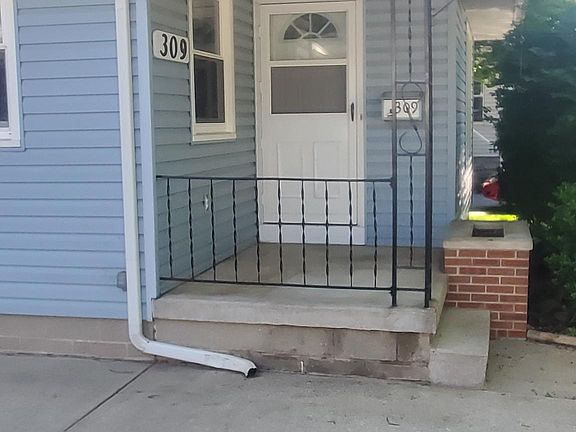 3rd image of 309 E 12th St