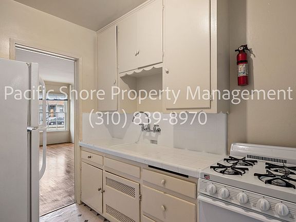 3rd image of 1071 S Curson Ave #5809