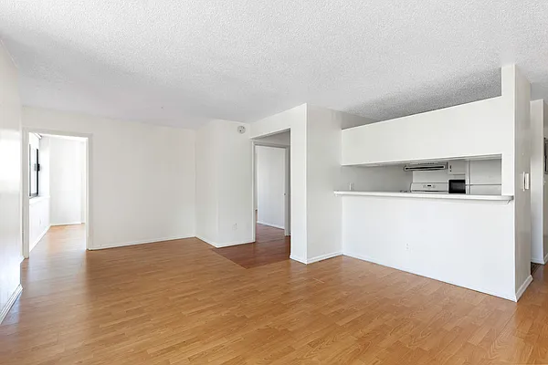 Rented by Compass | media 32