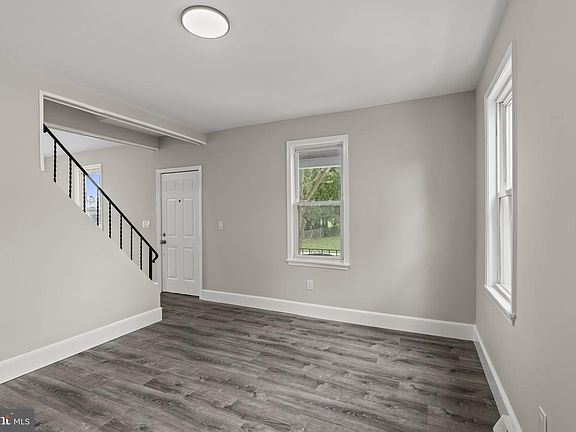 3rd image of 213 Chestnut St