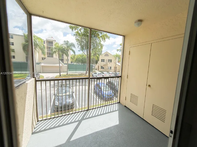 8373 Lake Dr #201 — Photo 28