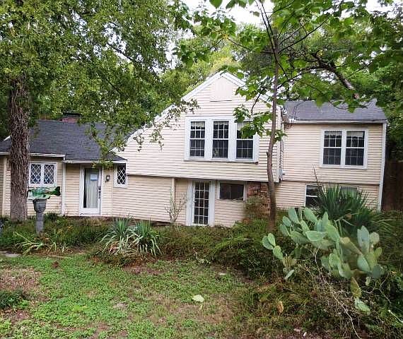 1st image of 9003 Groveland Dr