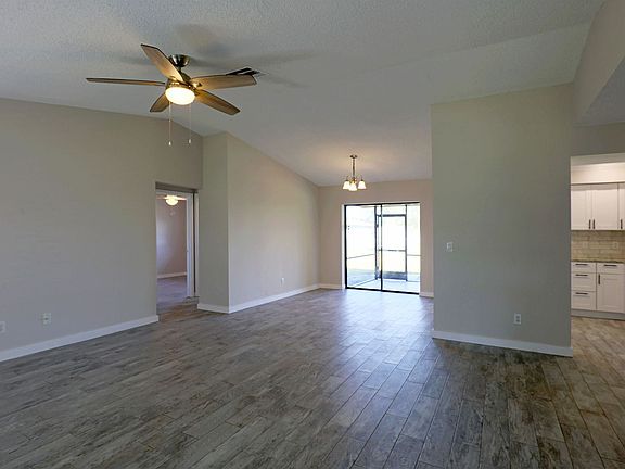 3rd image of 629 SW Santa Barbara Pl