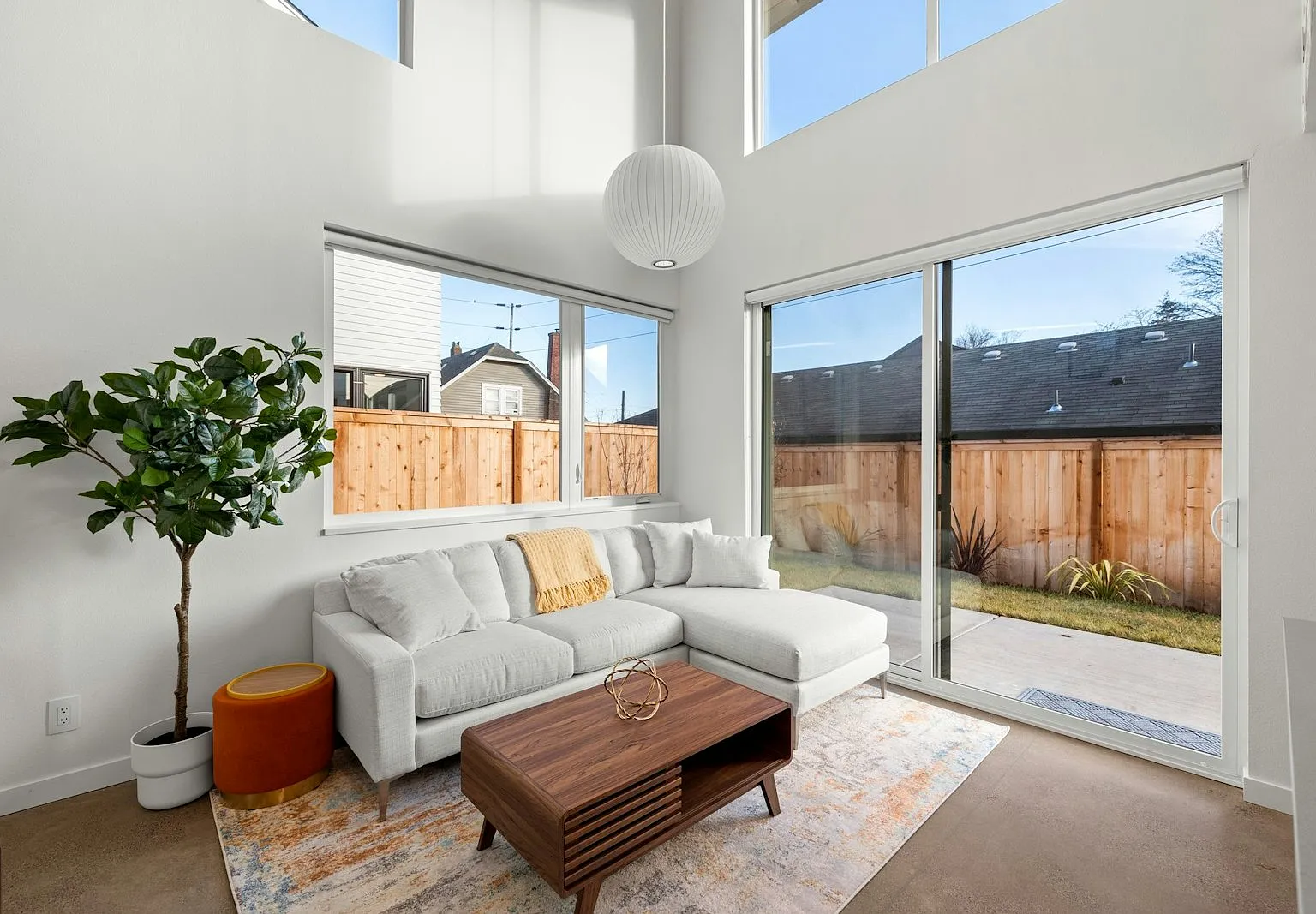 4809 North Kerby Avenue — Photo 1