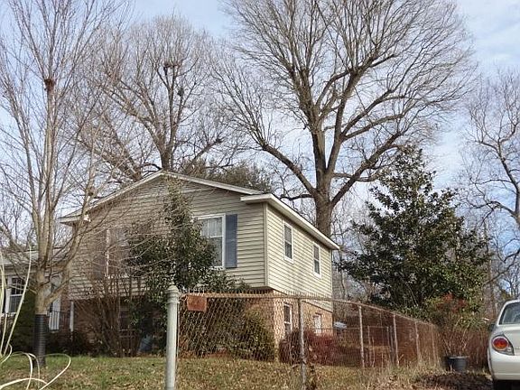 2nd image of 319 Doggett Dr