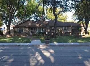 904 Westlake Dr, Desoto, TX 75115