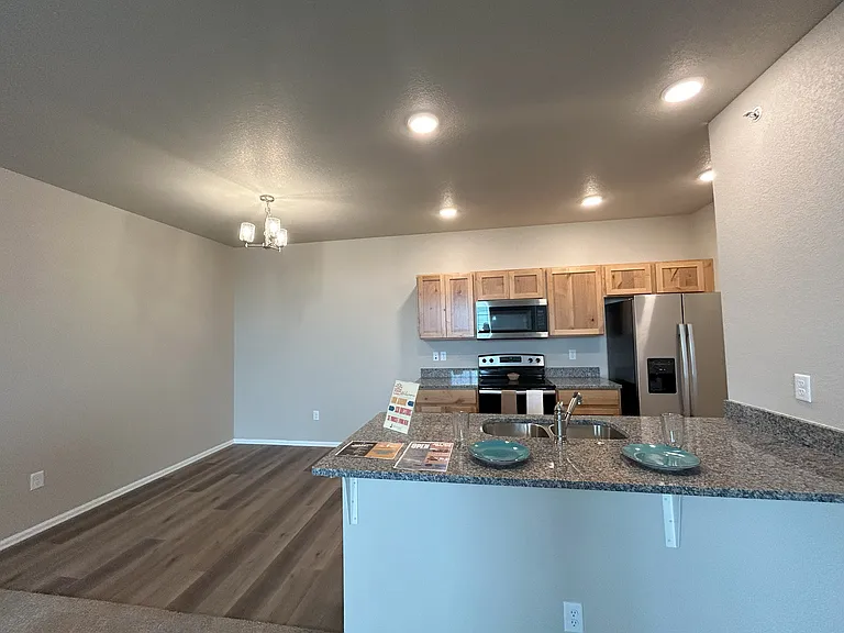 Pelican Bluff Apartments — Photo 25