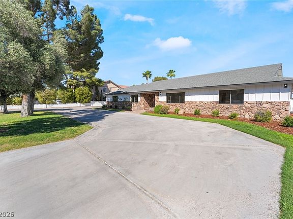 4th image of 5574 S Mojave Rd