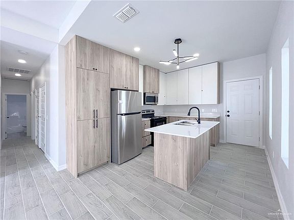 5th image of 508 N Alexandrite Ave #1