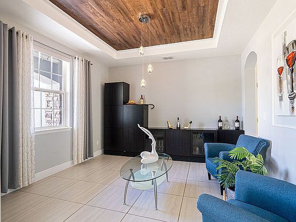 4th image of 2299 Pearl Cider St