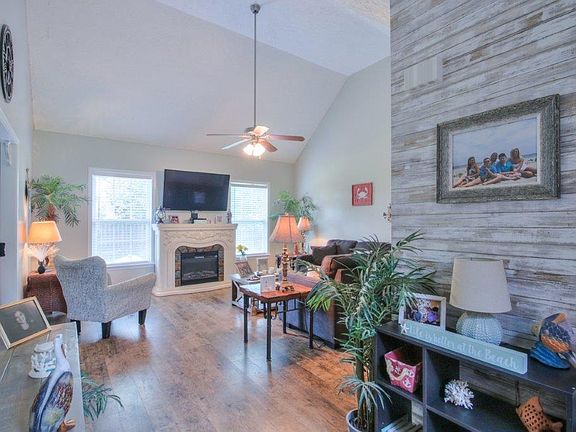 2nd image of 118 Raven Ct