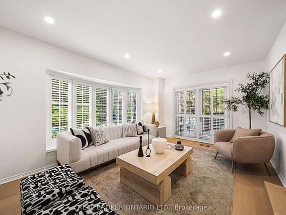 4th image of 69 Chaplin Cres