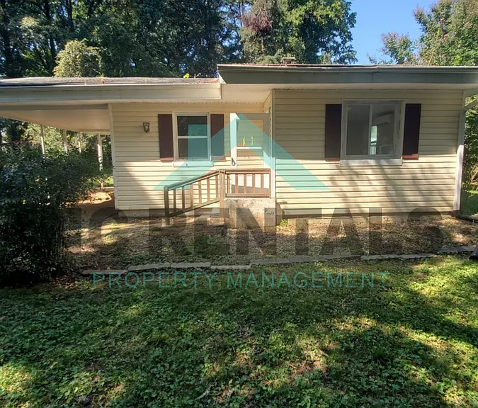 3211 Donnell St — Photo 1