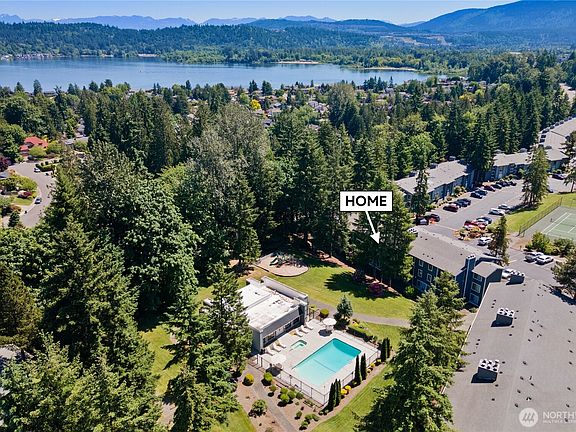 3rd image of 4647 W Lake Sammamish Pkwy SE #E303