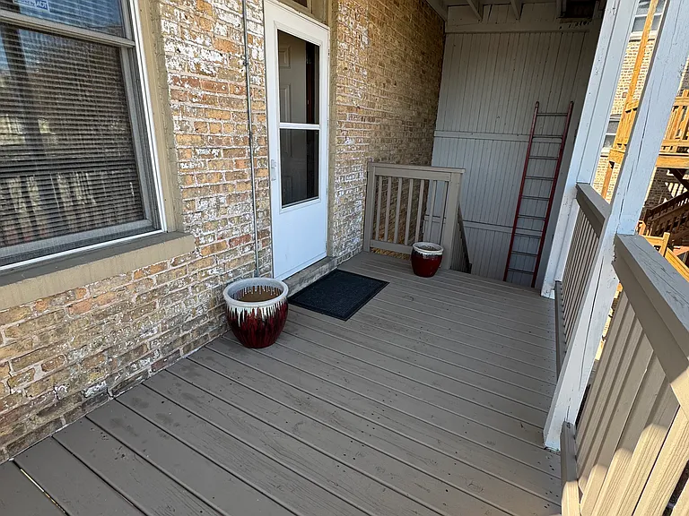3853 N Hamlin Ave — Photo 16