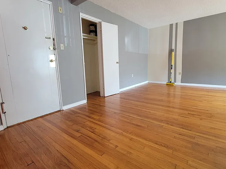 570 Whitney Ave #E1 — Photo 3
