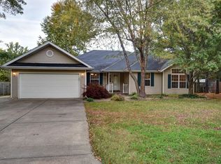3855 W Driftwood St, Springfield, MO 65807