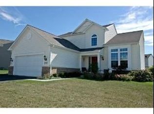 2403 Woodside Dr, Carpentersville, IL 60110