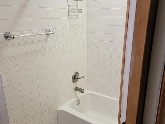 3rd image of 1409 E 22nd Ave #1