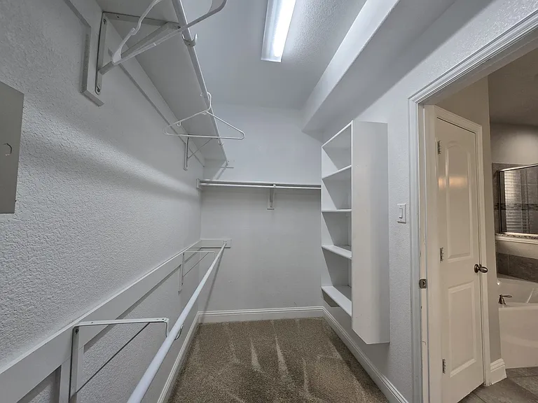 8704 McCutchins Dr — Photo 17