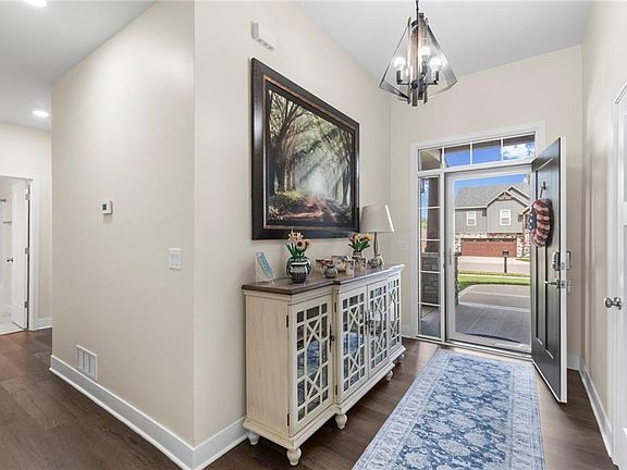 4th image of 307 Lykins Ln
