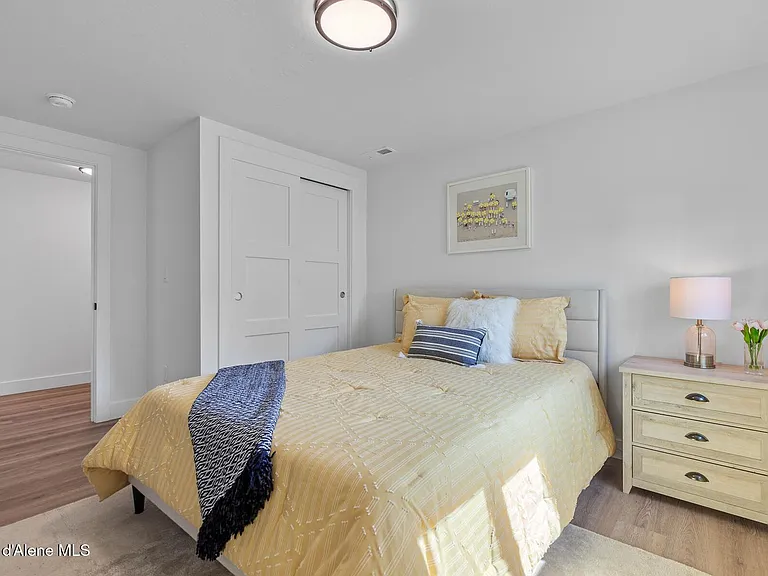1431 E Miles Ave #A — Photo 15