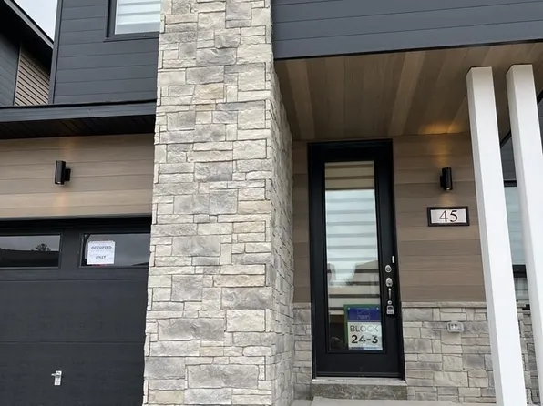 45 Eberhardt Dr E, Wasaga Beach, ON L9Z 0K5