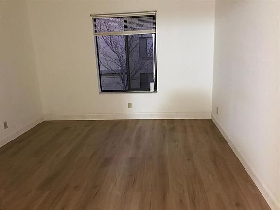 4th image of 203 Foxtail Dr APT C2