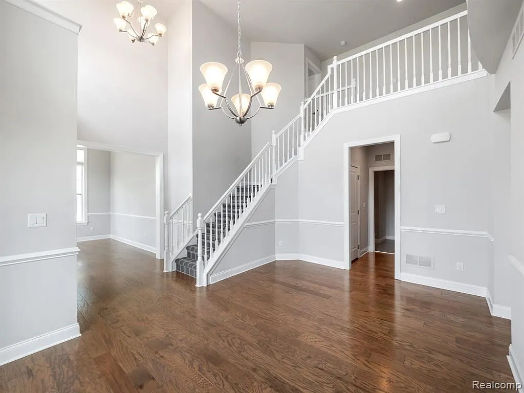 3 bed, 2.5 bath, 2753 sqft, $4,950 — Photo 4