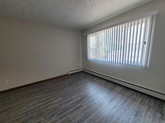 5th image of 1325 Meadowview Dr #7