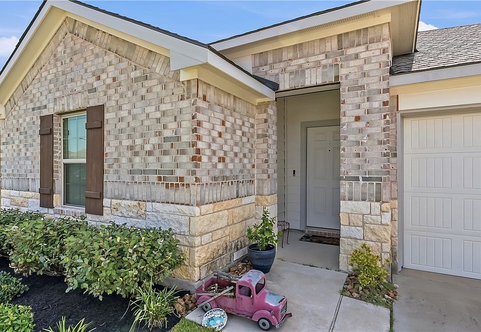 1st image of 2521 River Way Dr