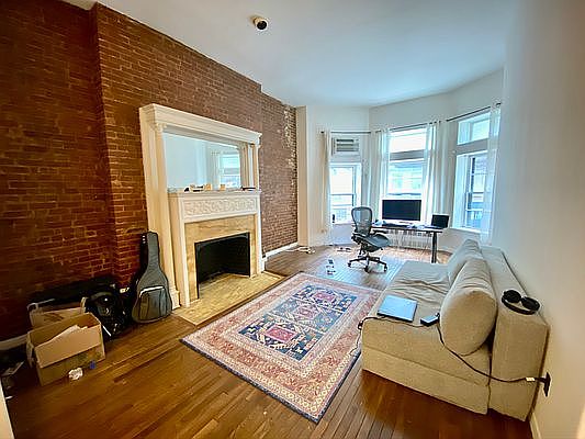 5th image of 46 W 87th St #1F