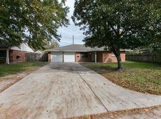 2206 Sheridan Dr, Baytown, TX 77520