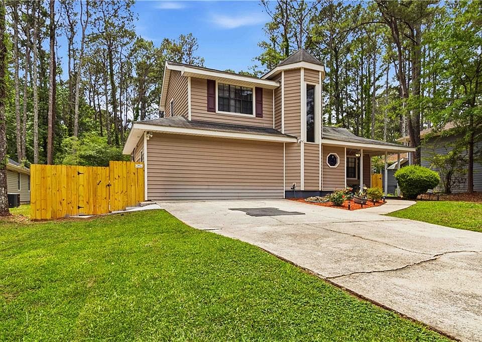 1st image of 916 Forest Pointe Way