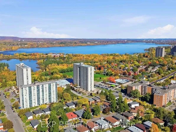 2625 Regina St #508, Ottawa, ON K2B 5W8