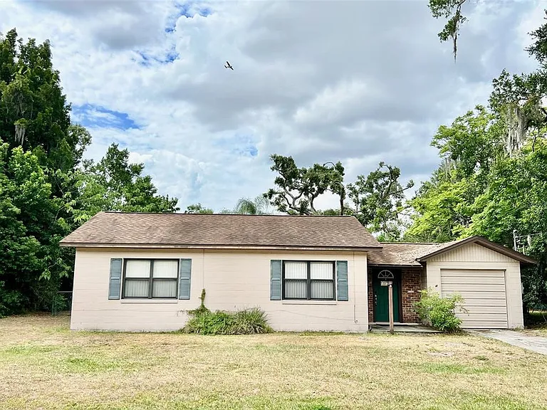 718 Buckminster Cir — Photo 1