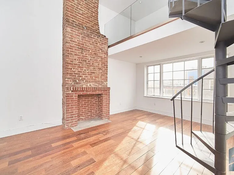 207 N 6th St #4R — Photo 8