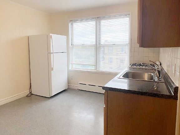 3rd image of 20-45 33rd St #2F