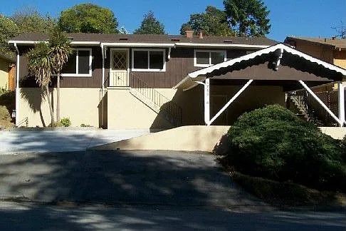5080 Seaview Ave photo 1