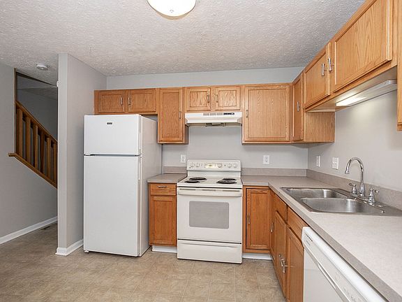 2nd image of 424 Angela Ln