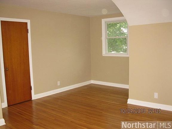 5th image of 2694 19th Ave E
