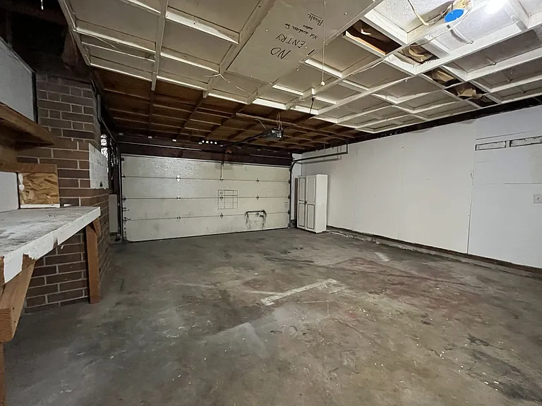 687 SE Barnes Ave — Photo 46