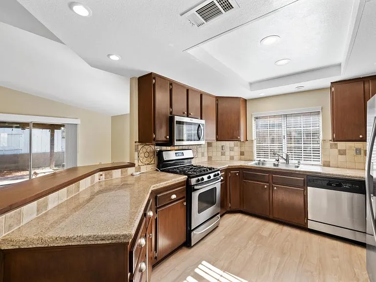 28082 Bavaria Dr — Photo 11