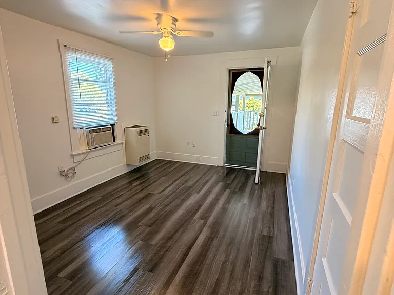 403 W Amerige Ave #5 — Photo 1