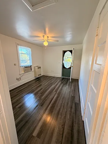 403 W Amerige Ave #5 Photo 1