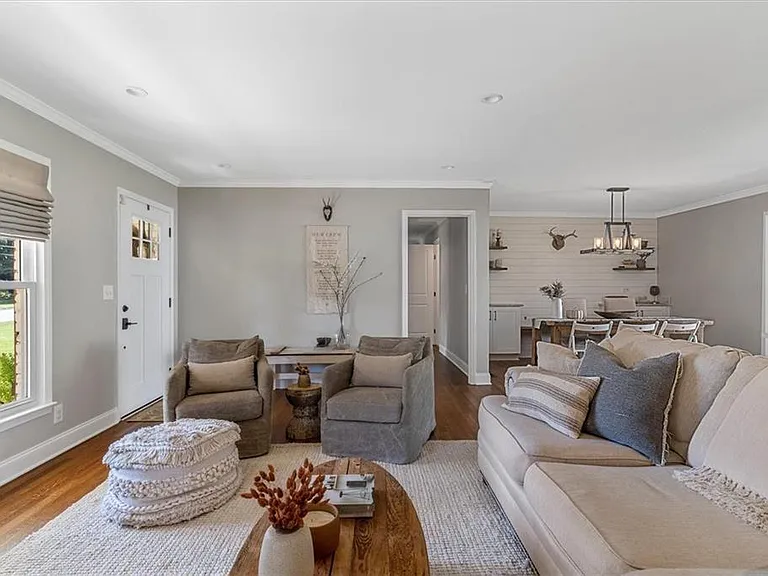 521 Pineview Dr SE — Photo 11