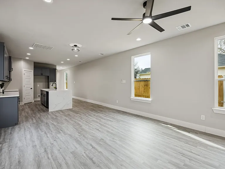 3703 York St — Photo 6