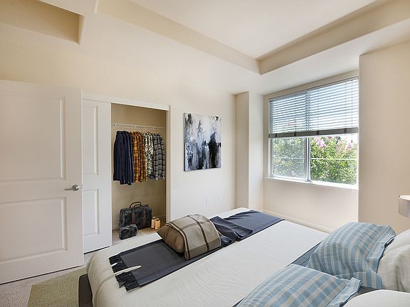 5th image of 383 Vista Roma Way #2-225
